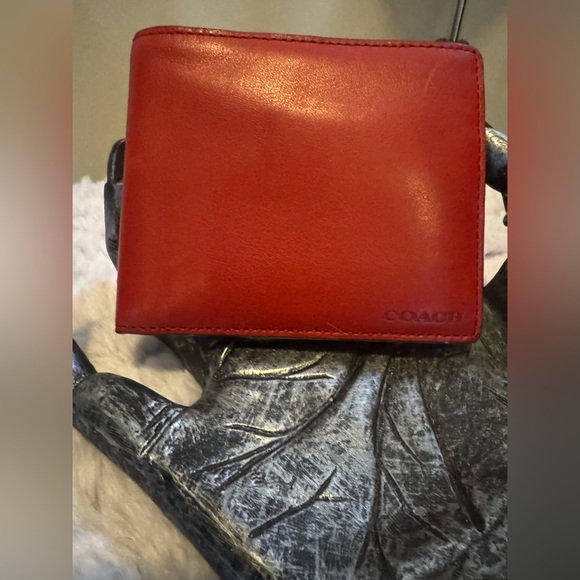 Coach Red Leather compact wallet - Picture 2 of 8